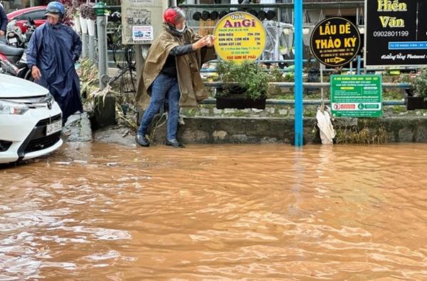 Đà Lạt lại ngập nặng sau cơn mưa lớn kéo dài-2