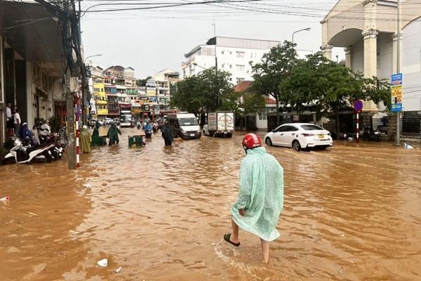 Áp thấp nhiệt đới khả năng mạnh thành bão, miền Bắc mưa lớn-3