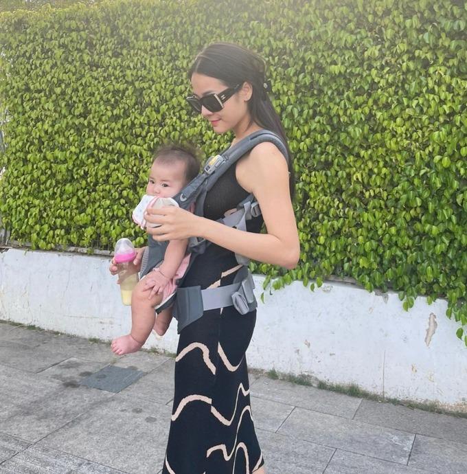 Nhan sắc ngày càng thu hút, gợi cảm của dàn hot girl một con-5