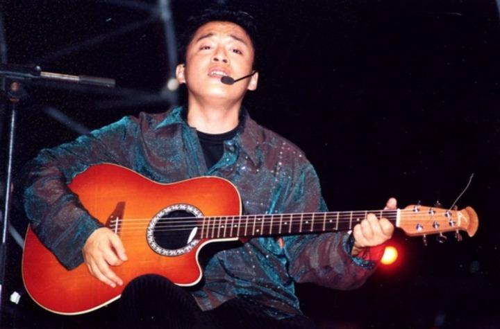 Lam Trường kể về thời đạp xe đi hát vũ trường, nghe pháo giao thừa mà rơi nước mắt-3