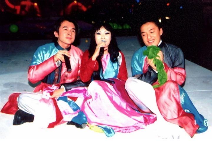 Lam Trường kể về thời đạp xe đi hát vũ trường, nghe pháo giao thừa mà rơi nước mắt-4