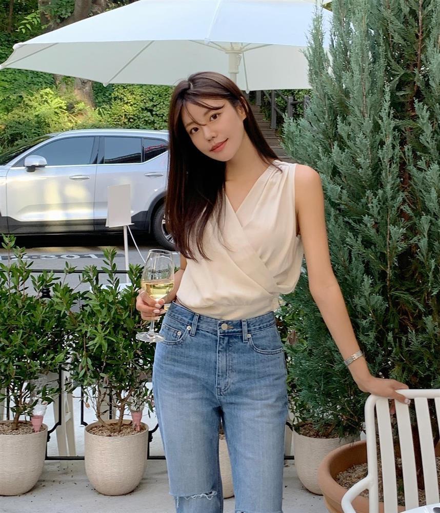 Nên kết hợp áo trắng với kiểu quần nào?-2