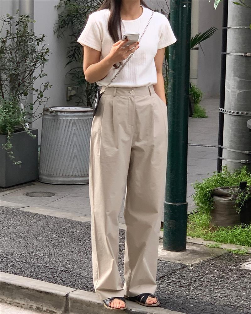 Nên kết hợp áo trắng với kiểu quần nào?-8