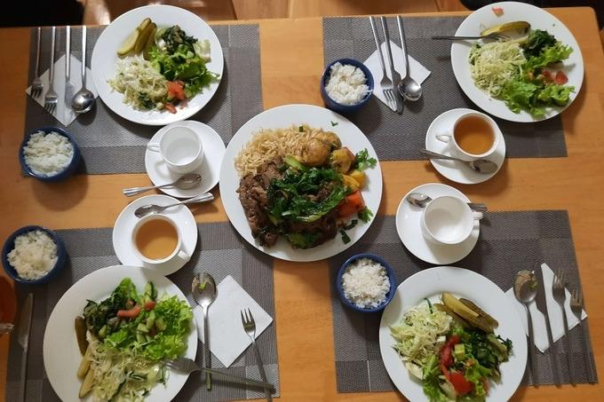 Khách Việt trải nghiệm ẩm thực độc lạ ở 55 quốc gia, có món 100 triệu đồng-3