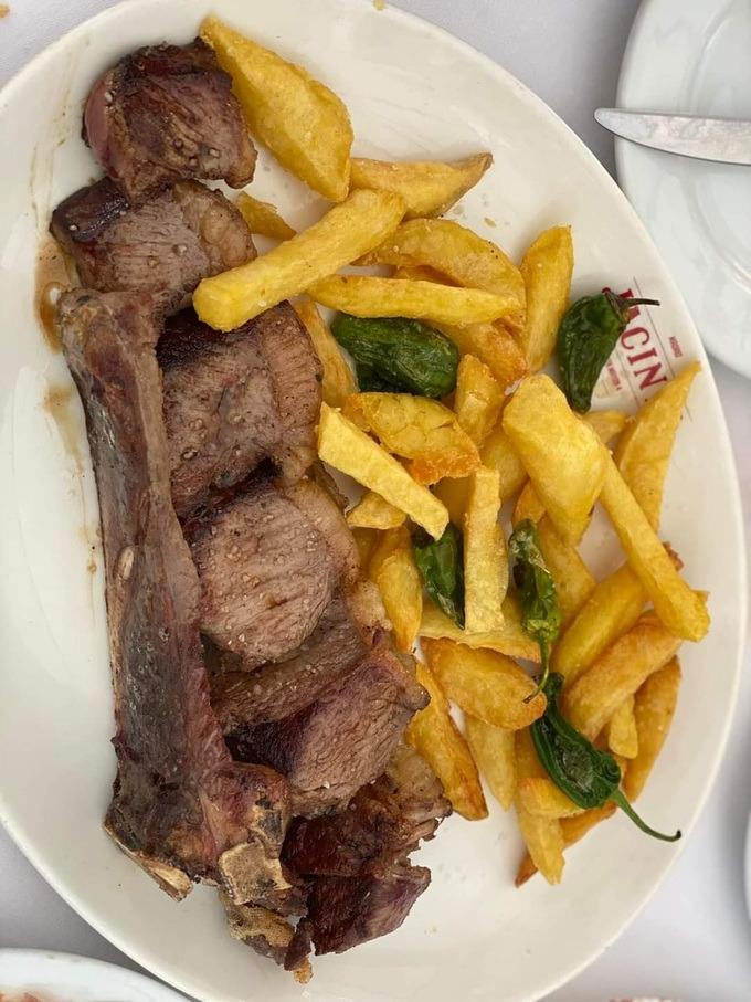 Khách Việt trải nghiệm ẩm thực độc lạ ở 55 quốc gia, có món 100 triệu đồng-5