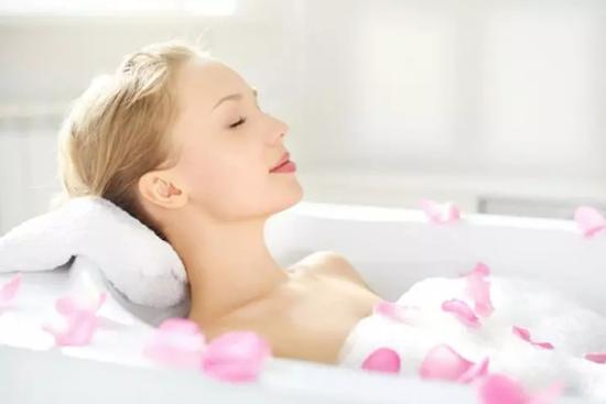 Tuyệt chiêu làm đẹp từ hoa sen