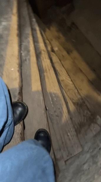 Mua nhà được 3 năm cô gái choáng váng khi phát hiện ra bí mật bên dưới-2