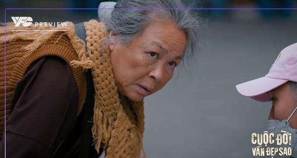 Vì sao Cuộc Đời Vẫn Đẹp Sao không nhắc đến con trai bà Tình sau khi giả chết, bỏ rơi mẹ và vợ đi theo tình mới?-2