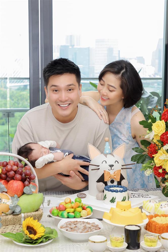 Sao nữ Vbiz công khai diện mạo quý tử đầu lòng sau 1 tháng sinh nở-2