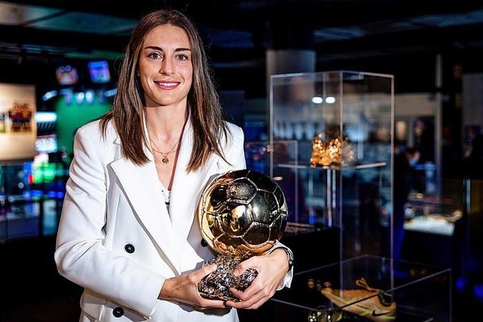 Nhan sắc quyến rũ đội trưởng tuyển nữ Tây Ban Nha chuẩn bị đối đầu đội tuyển Việt Nam-6