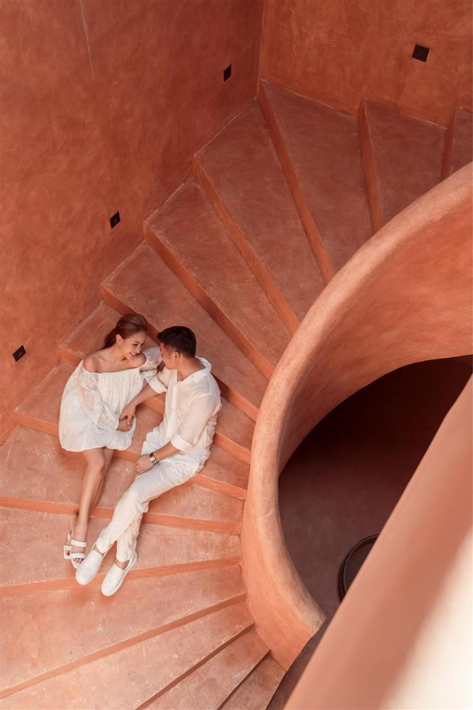 MC Vân Hugo khoe ảnh váy cưới và tình tứ bên chồng doanh nhân, tiết lộ cuộc hôn nhân thứ hai-4