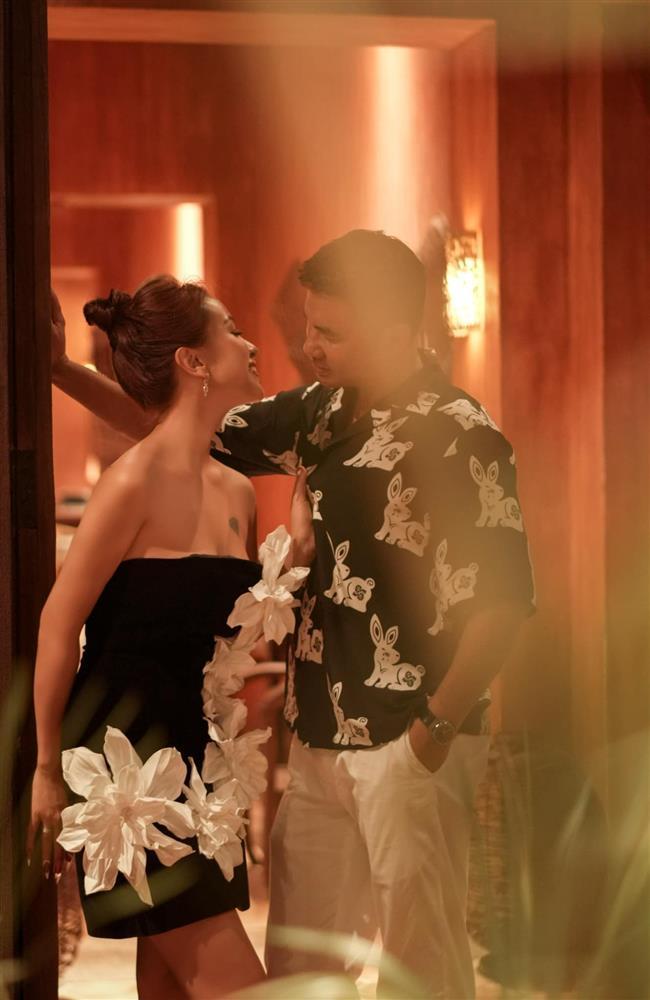 MC Vân Hugo khoe ảnh váy cưới và tình tứ bên chồng doanh nhân, tiết lộ cuộc hôn nhân thứ hai-9