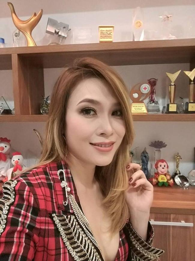 Cơ ngơi đi mỏi chân không hết của nữ ca sĩ vừa gây bão với nhan sắc không tuổi-22