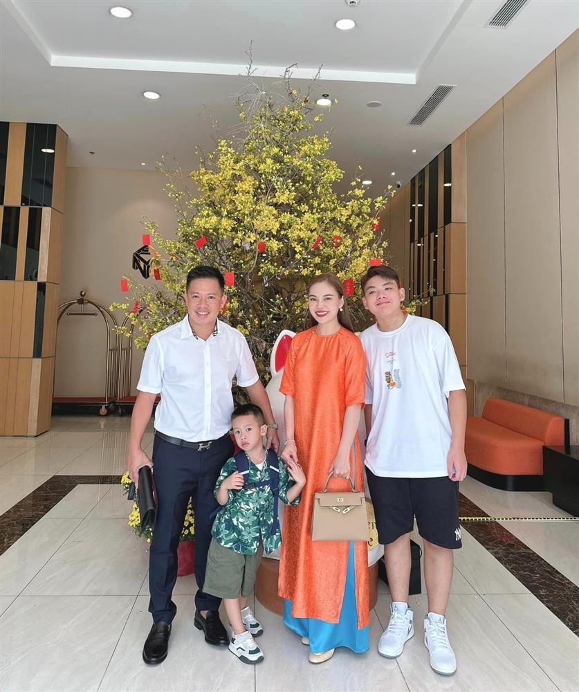 Giang Hồng Ngọc chạy show ở Mỹ, lo lắng cho ông xã bị chấn thương ở nhà-2