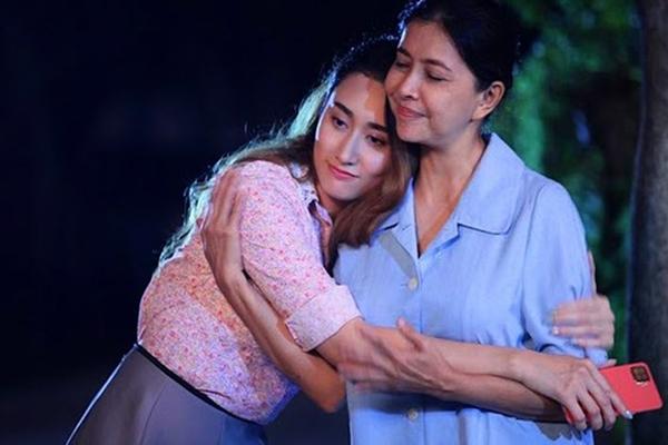 Mẹ chồng đột ngột đến nhà và cho vợ chồng tôi 300 triệu-1