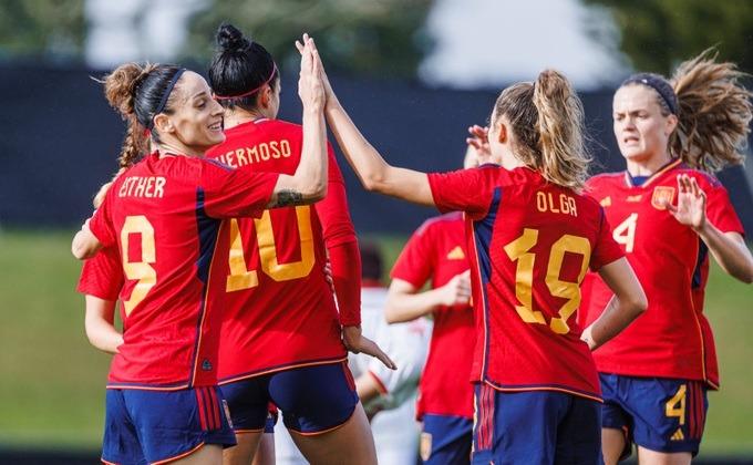 Đội tuyển nữ Việt Nam thua 0-9 trước Tây Ban Nha-3