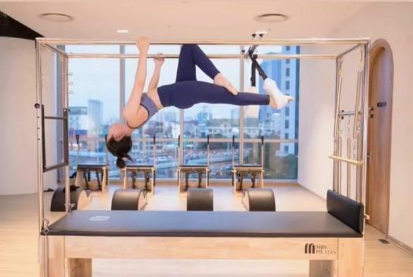 Hội người nổi tiếng, rich kid Việt khoe tập pilates độ vóc dáng-6