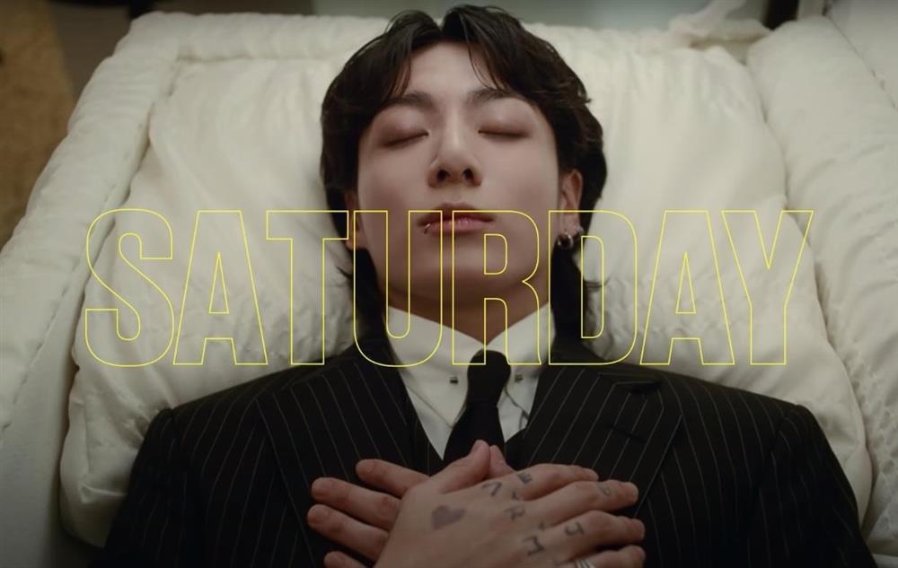 Phân cảnh Jung Kook bật nắp quan tài nói lời yêu em gây sốt MXH vì quá... hài hước!-1