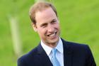 Hoàng tử William học theo Công nương Diana, giảm nhẹ nhiều nguyên tắc Hoàng gia Anh