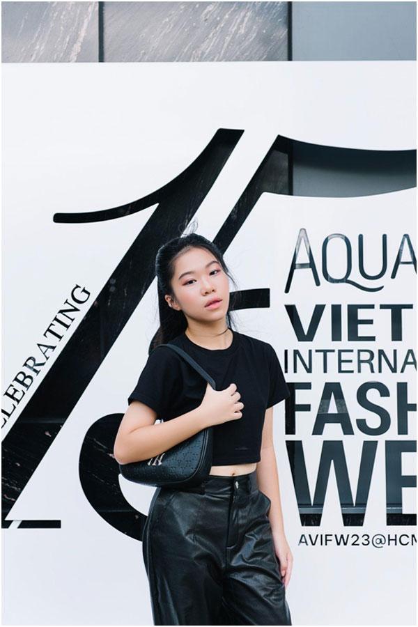 Học trò Xuân Lan thả dáng với phong cách street style ấn tượng-1