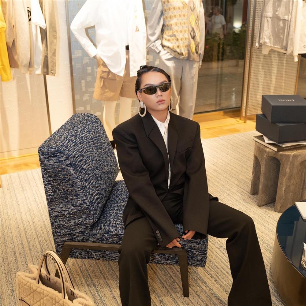 Sự thật về cái liếc mắt của Phạm Thoại trong vụ chen hàng thảm đỏ gây ồn ào-3