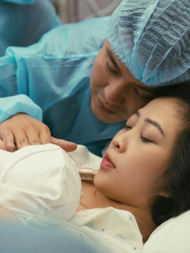 Liêu Hà Trinh công khai diện mạo quý tử sau 1 tháng làm mẹ-2