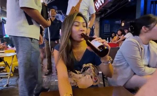 Chi tiêu tẹt ga ở Hà Nội không hết 2,3 triệu đồng/ngày, khách Tây khen rẻ-5