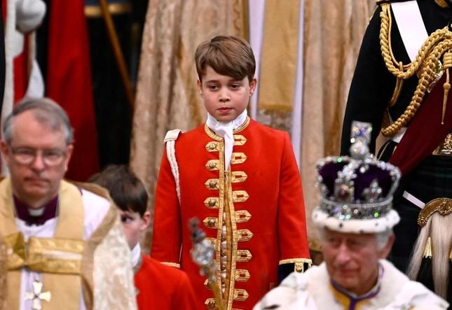 Hoàng tử George biết về tương lai thừa kế ngai vàng-1
