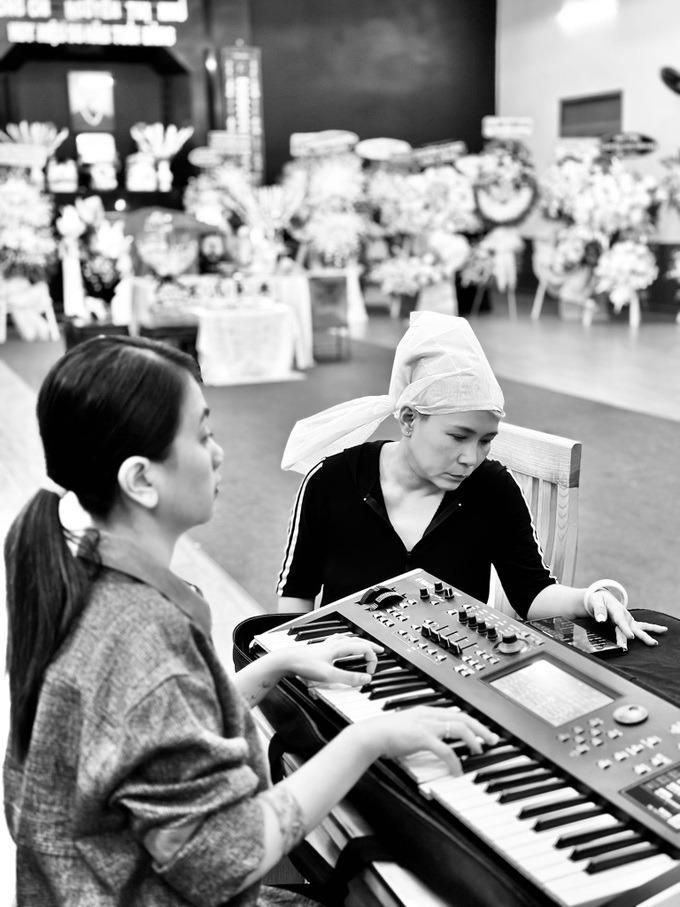 Sầu nữ phòng trà Hương Giang: Lần lượt mất người thân, bươn chải tuổi U50-3