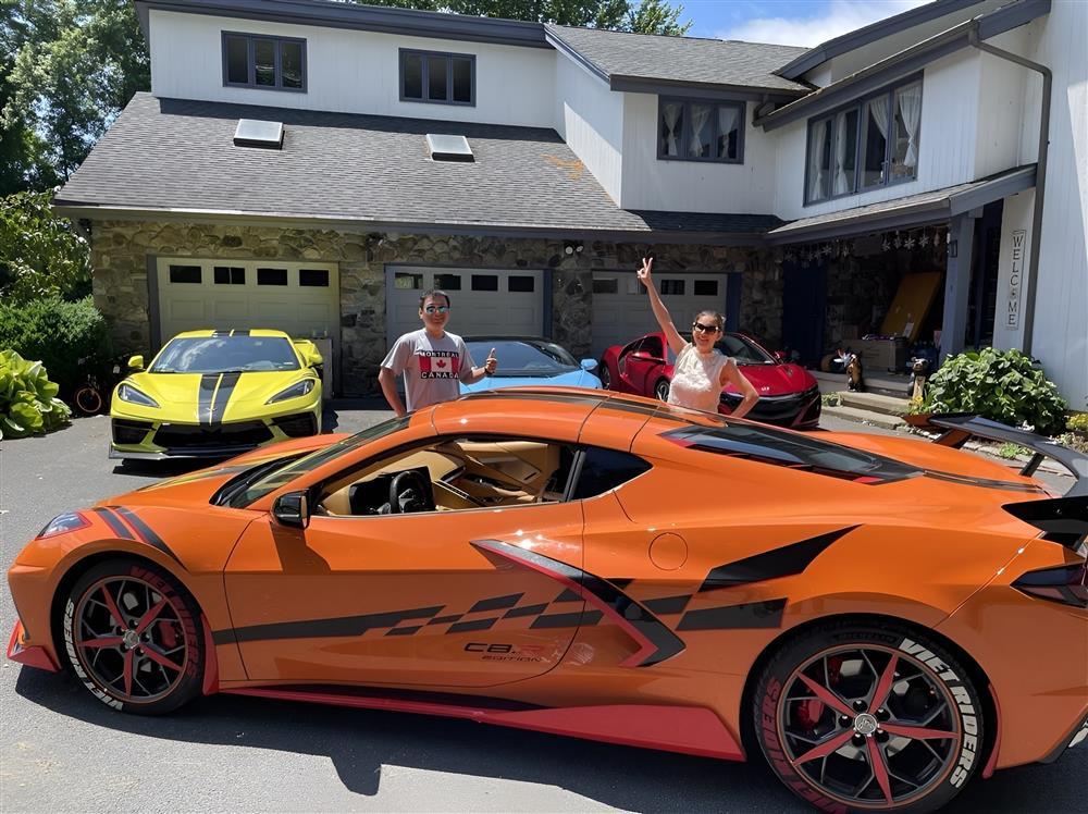 Dàn xe sang tiền tỷ đáng ngưỡng mộ của Phạm Thanh Thảo và chồng đại gia-1