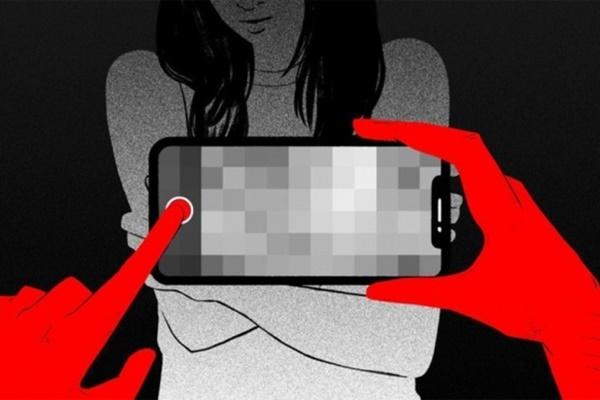 Bạn trai cũ dọa gửi ảnh nóng cho chồng tôi để ép tôi ngoại tình-1