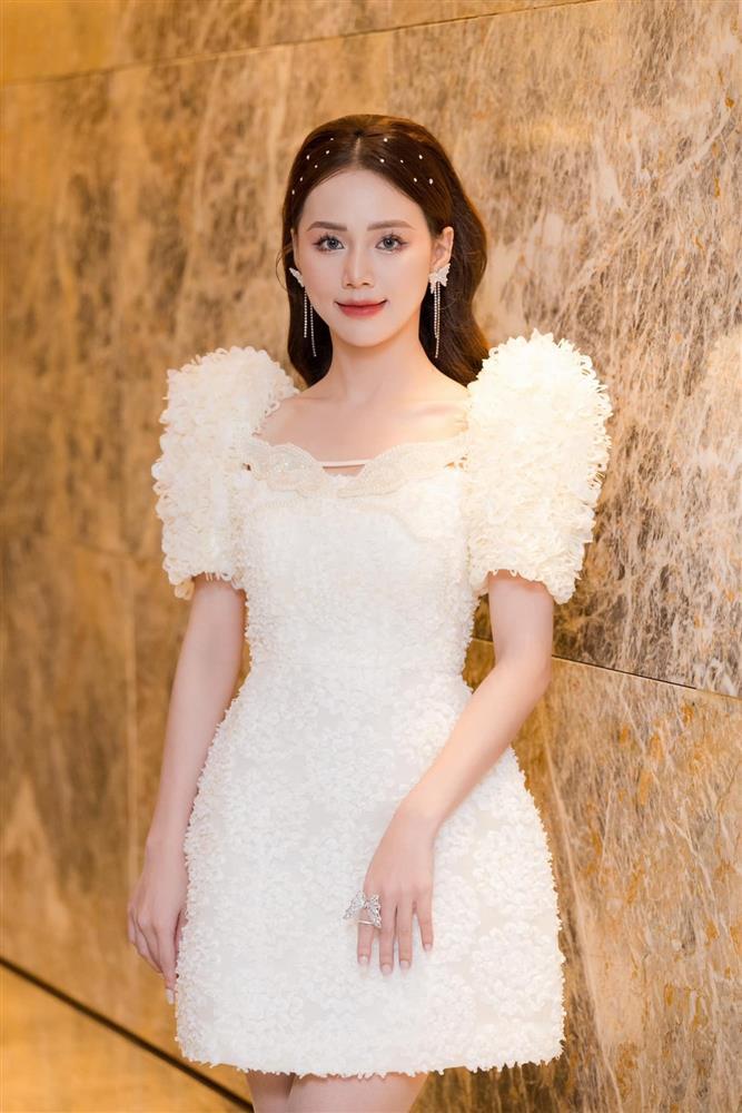 Nhan sắc đời thường của nữ phụ đỏng đảnh Nơi giấc mơ tìm về-11