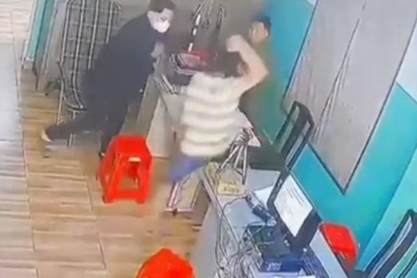 Công an Đắk Lắk thu hơn 4.500 vũ khí do người dân giao nộp-3