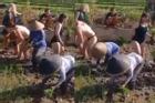 Tranh cãi nhóm nữ du khách mặc bikini cấy lúa giúp nông dân