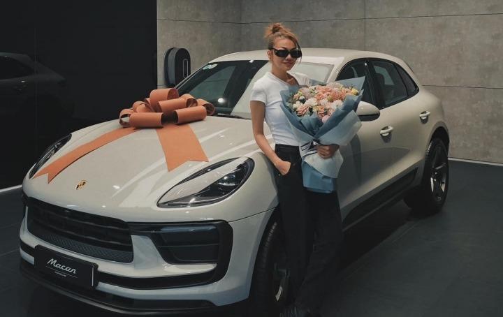 Siêu mẫu Thanh Hằng chi bạc tỷ tự mua quà tặng chính mình dịp sinh nhật-1