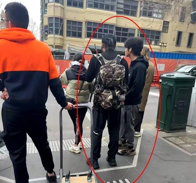 Hình ảnh hiếm hoi của Tạ Đình Phong và con trai-1