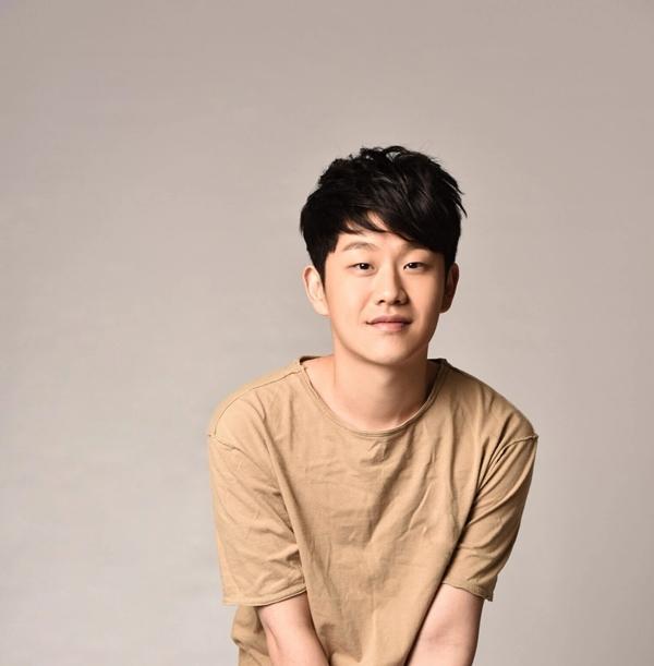 Hình ảnh hiếm hoi từ tang lễ nam ca sĩ sau gần 1 tháng không có người thân tới nhận thi thể-3