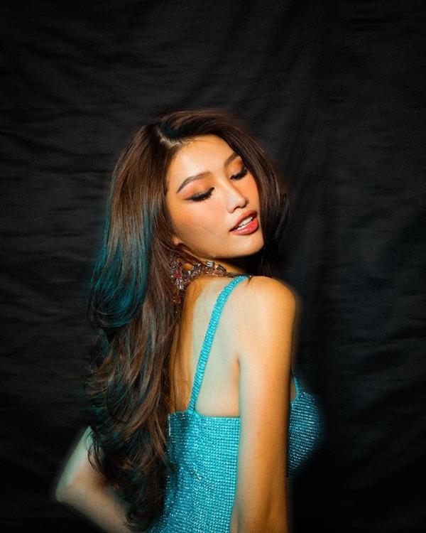 Á hậu Chế Nguyễn Quỳnh Châu nóng bỏng khi tái xuất sàn diễn-9