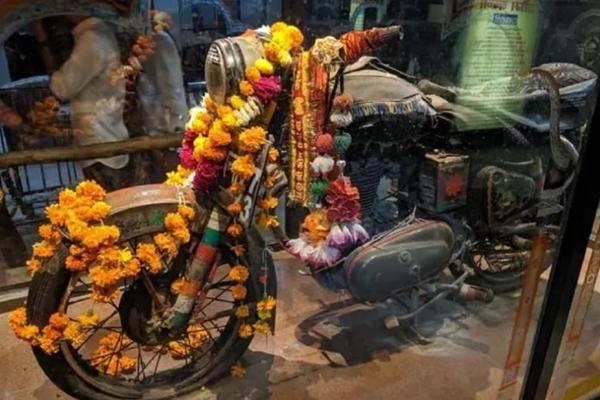 Câu chuyện thần bí quanh chiếc mô tô gặp tai nạn từ năm 1980-2