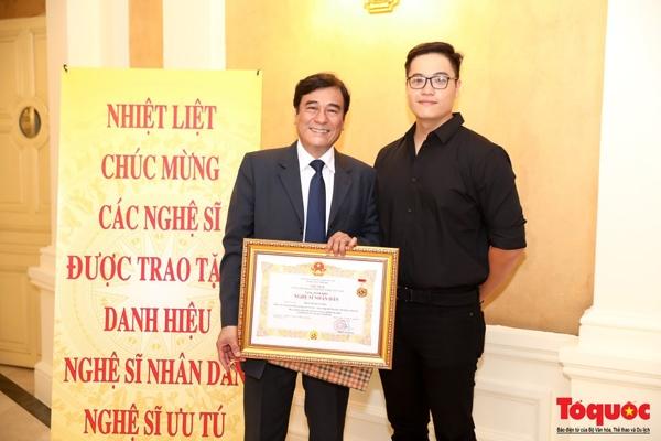 Tài tử điện ảnh miền Bắc thập niên 90: Thời trẻ vào vai với người đẹp, tuổi xế chiều kín tiếng-5