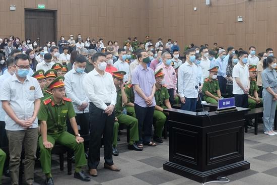 Phiên tòa ‘chuyến bay giải cứu’ làm lộ góc khuất của nhiều người