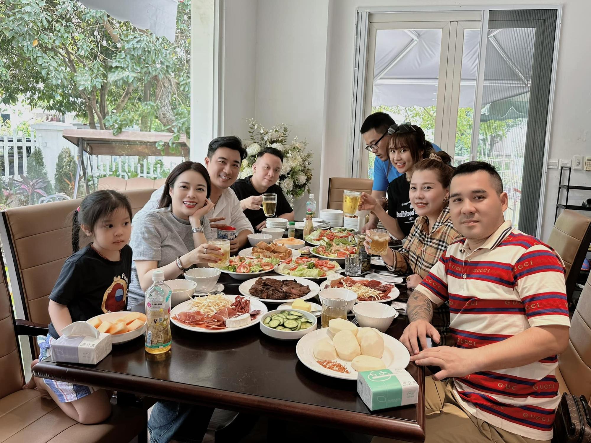 Hằng Túi và bạn trai xả loạt ảnh du lịch tình tứ, đàng trai chứng minh là người của gia đình-6