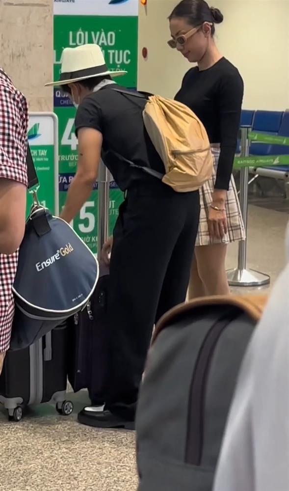 Vợ chồng bà Phạm Kim Dung lên tiếng chuyện mời Miko Lan Trinh và người yêu đồng giới đến show của Miss World Vietnam-2