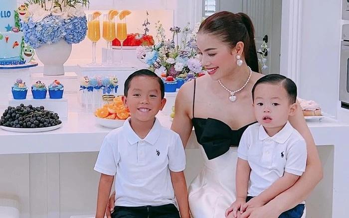 Phạm Hương khoe ảnh cùng 2 con trong căn nhà triệu đô-1
