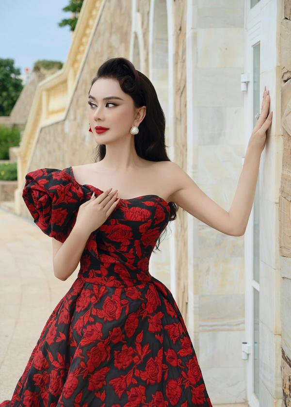 Lâm Khánh Chi hở bạo, khoe eo thon nhờ mẹo siết cân ngoạn mục-9