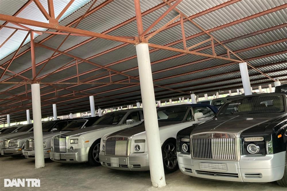 Ngắm kho xe của Đặng Lê Nguyên Vũ: Trăm tỷ xếp lán, phải thuê người chăm-1