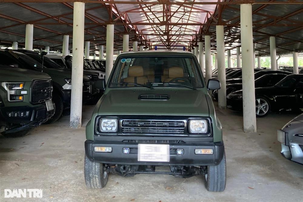 Ngắm kho xe của Đặng Lê Nguyên Vũ: Trăm tỷ xếp lán, phải thuê người chăm-3