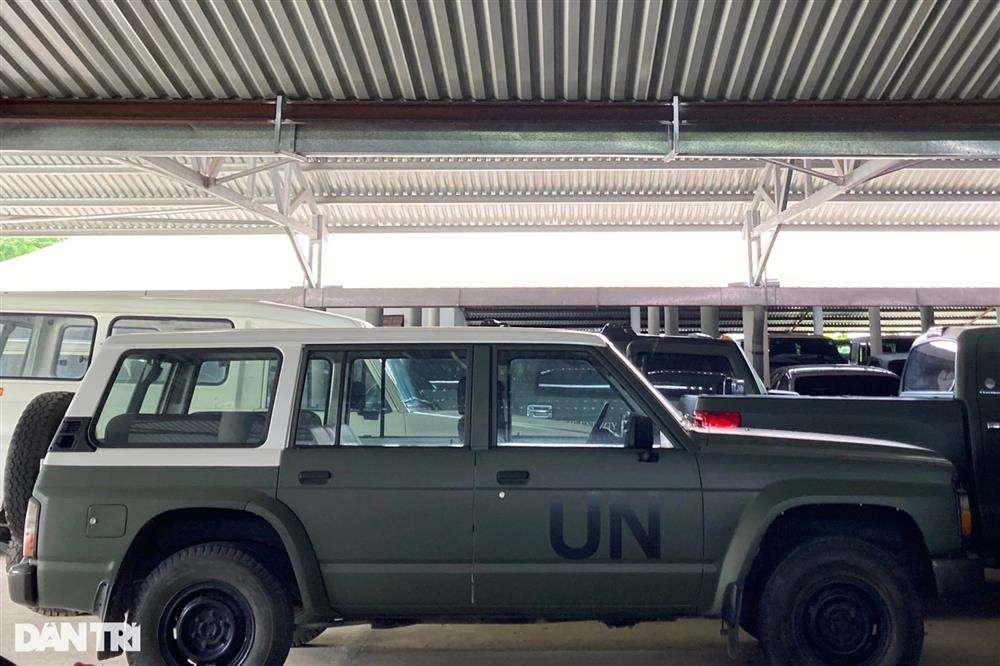 Ngắm kho xe của Đặng Lê Nguyên Vũ: Trăm tỷ xếp lán, phải thuê người chăm-10