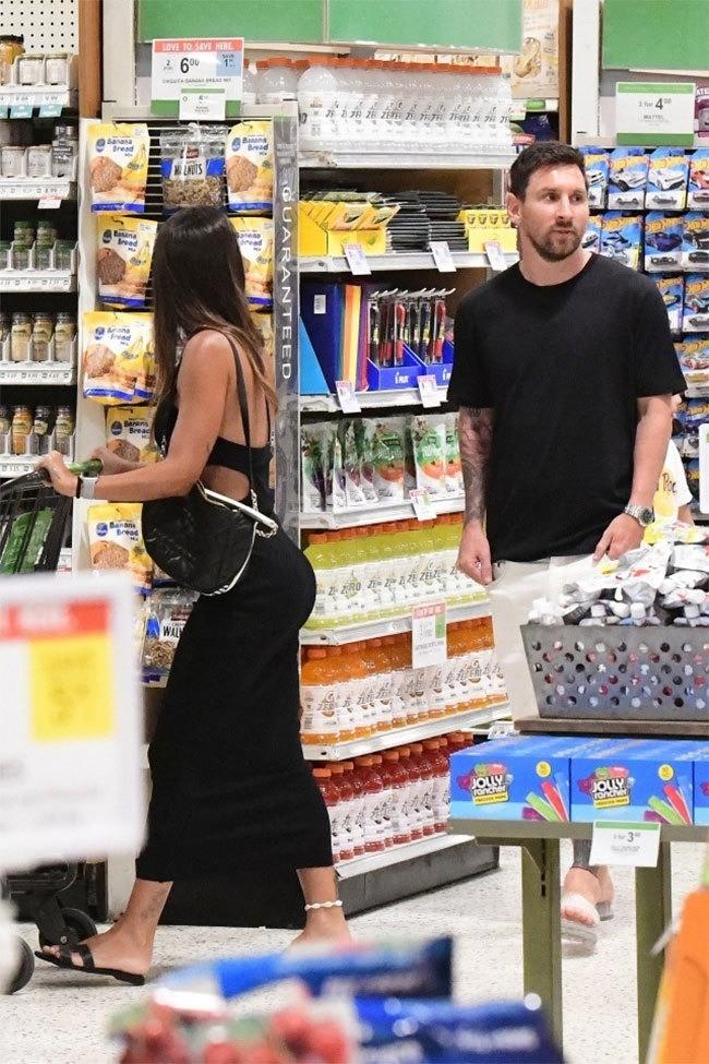 Cuộc sống của Messi và vợ sau khi chia tay PSG-6