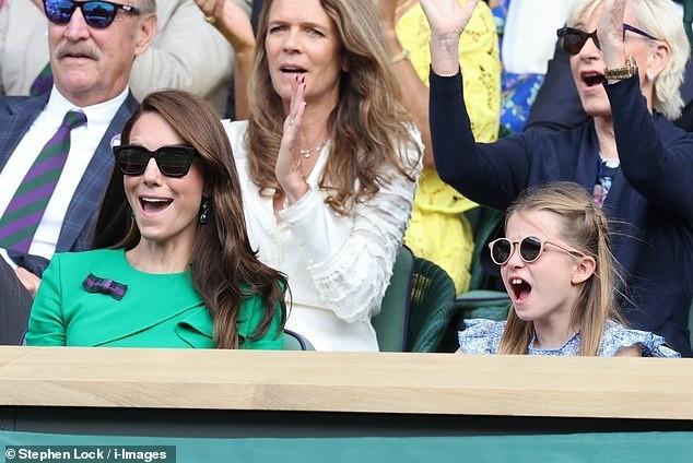 Hoàng gia Anh và dàn sao hạng A ngồi chật kín khán đài chung kết Wimbledon-5
